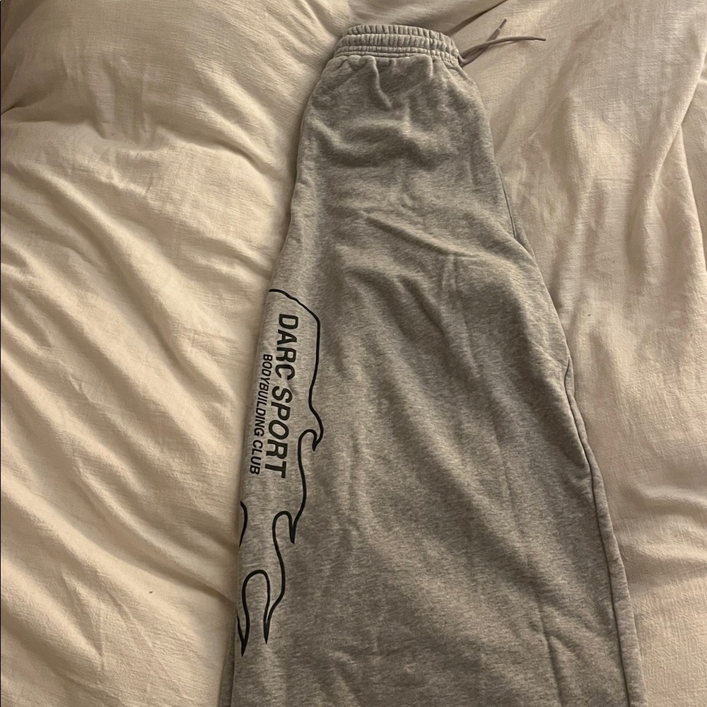 Darc Sport Wolves Gym V2 Oversized Omen Sweatpants in Light Gray Size M NWOT - Picture 2 of 5